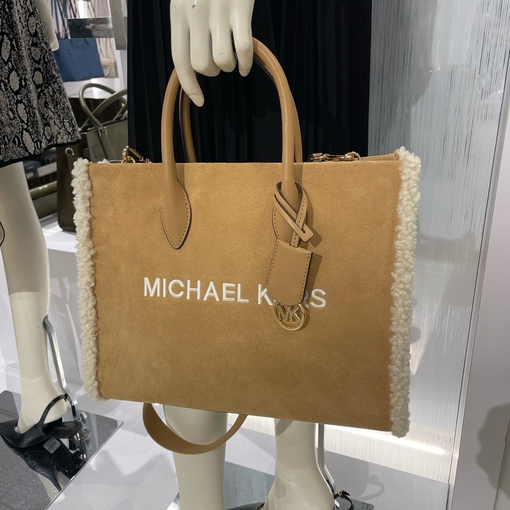 MICHAEL KORS Mirella Medium Suede and Faux Shearling Tote Bag
Peanut 
NWT - Picture 9 of 16